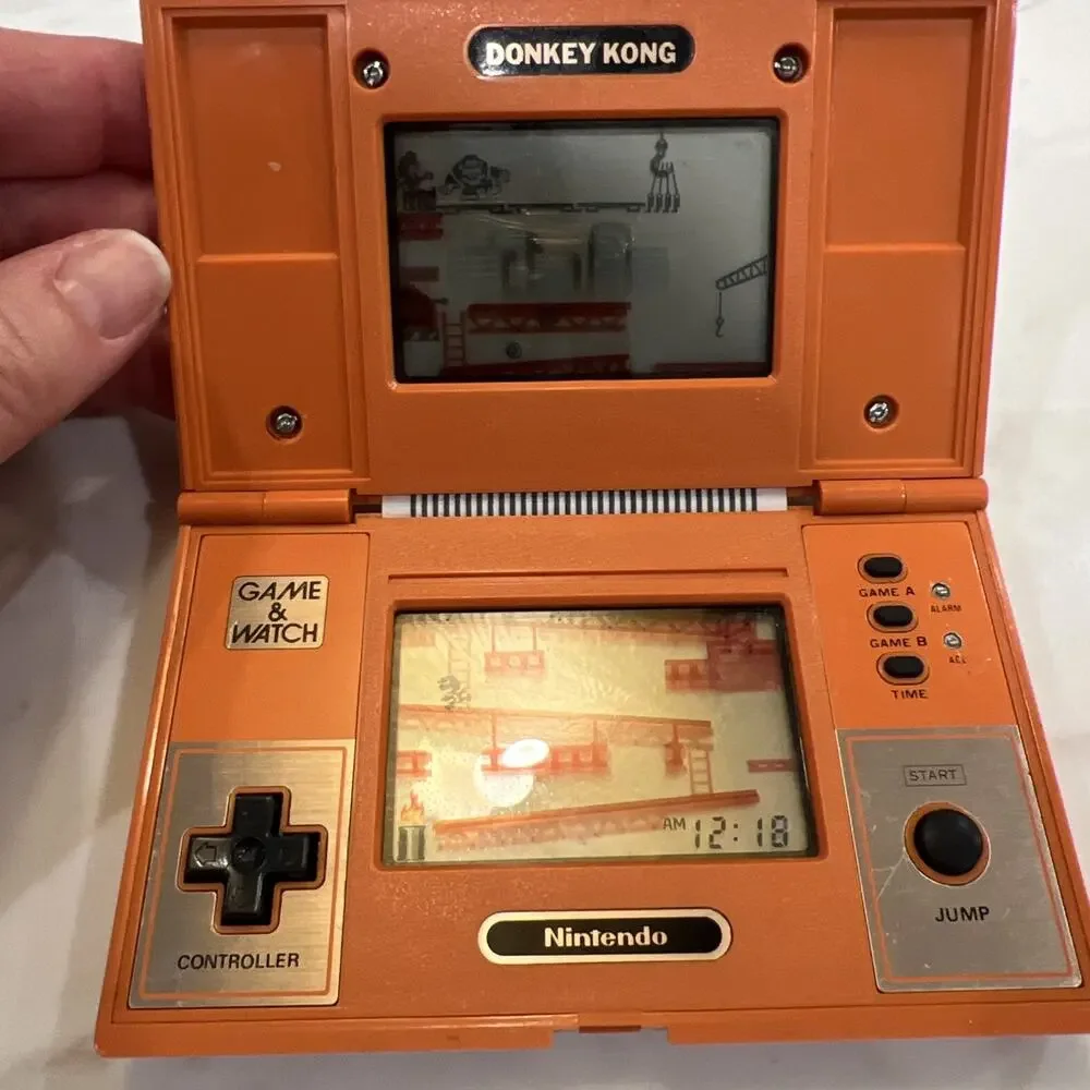 NINTENDO Donkey Kong Game and Watch DK-52 1982 Works!